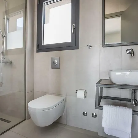 Βίλα Sleeps 6 Pool Wifi