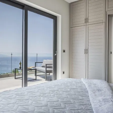 Sleeps 6 Pool Wifi * Βλαχάτα
