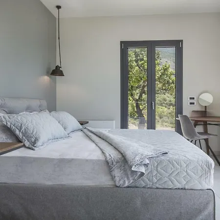 Sleeps 6 Pool Wifi * Βλαχάτα
