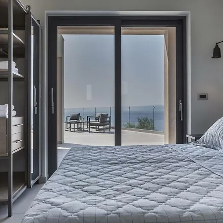 Sleeps 6 Pool Wifi * Βλαχάτα