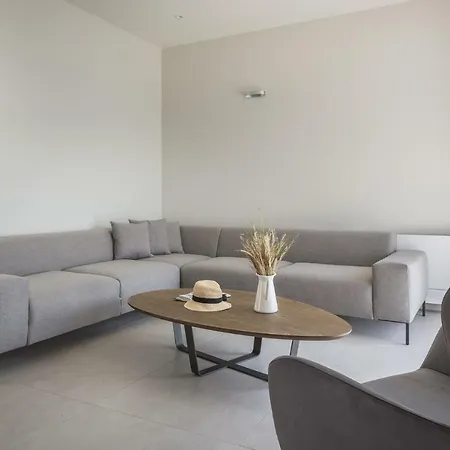 Sleeps 6 Pool Wifi Βίλα
