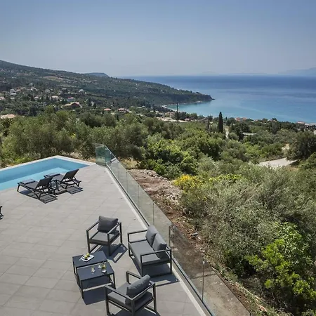 Sleeps 6 Pool Wifi Βλαχάτα